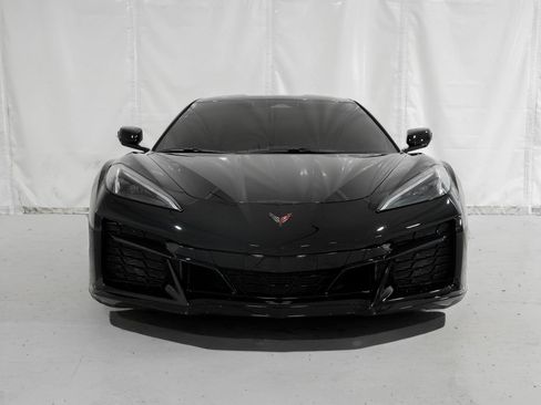 Used 2025 Chevrolet Corvette Z06 RWD image 5