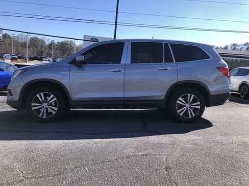 Used 2018 Honda Pilot EX image 2