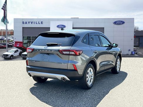 Used 2025 Ford Escape Active w/ Cold Weather Package image 5