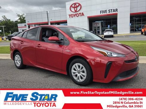 Used 2020 Toyota Prius L Eco FWD image 1