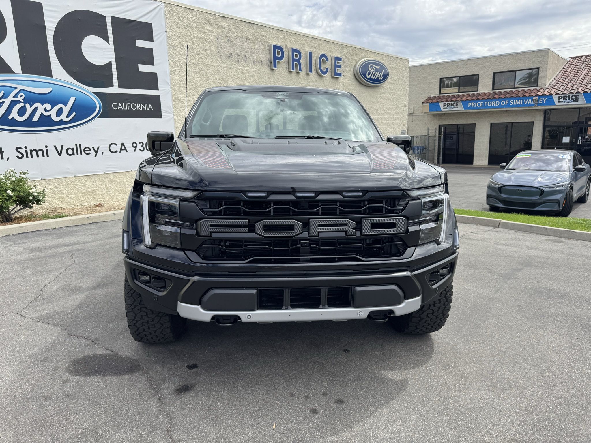 Used 2026 Ford F150 Raptor AWD/4WD image 2