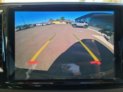 Used 2024 Chrysler Pacifica Touring-L image 12