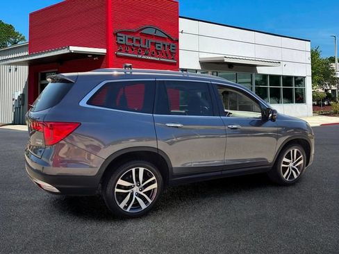 Used 2018 Honda Pilot Touring image 5