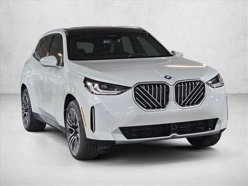 Used 2026 BMW X3 xDrive30i w/ Premium Package AWD/4WD image 3
