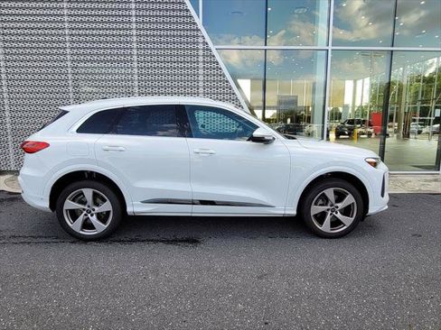 Certified 2025 Audi Q5 Premium Plus AWD/4WD image 4