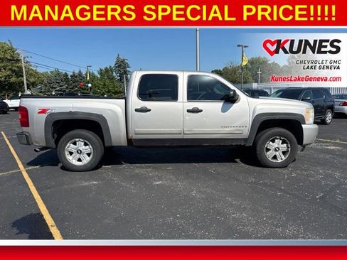 Used 2007 Chevrolet Silverado 1500 LT w/ 1LT Convenience Package AWD/4WD image 3