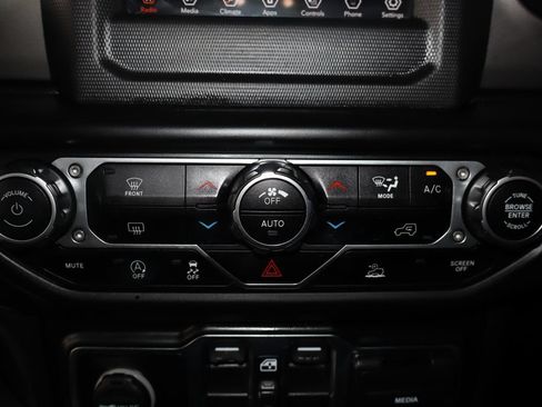 Used 2021 Jeep Wrangler Unlimited Sport AWD/4WD image 26