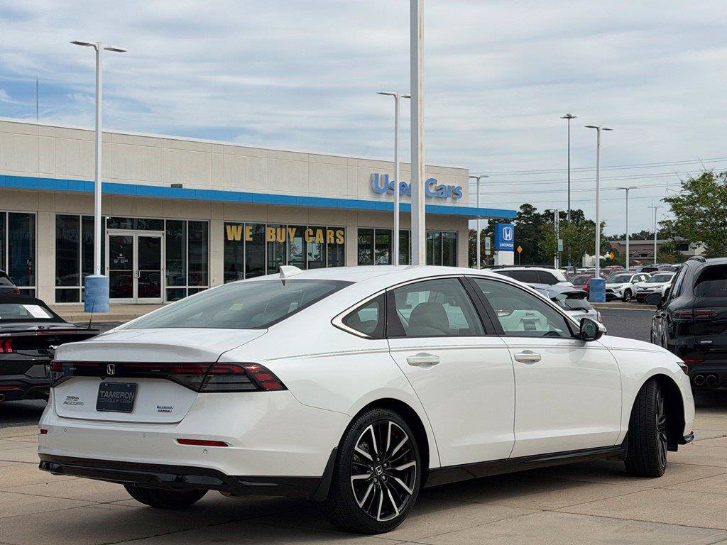 Used 2023 Honda Accord Touring image 6