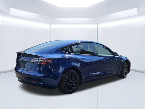 Used 2022 Tesla Model 3 Long Range AWD/4WD image 4