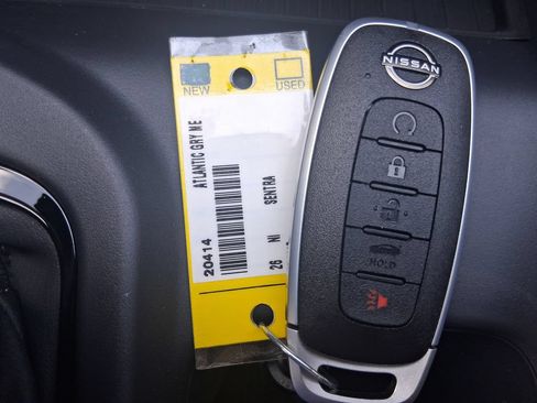New 2026 Nissan Sentra SR w/ Floor Mat Package FWD image 33