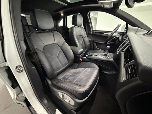 Used 2017 Porsche Macan S image 32