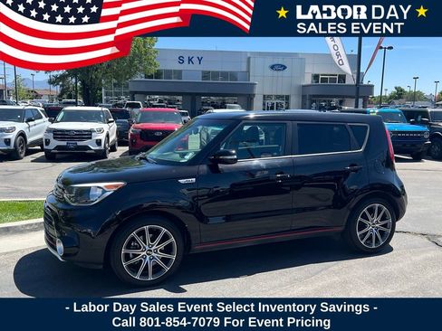 Used 2018 Kia Soul ! FWD image 1