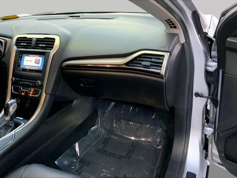 Used 2016 Ford Fusion SE w/ Equipment Group 202A FWD image 18