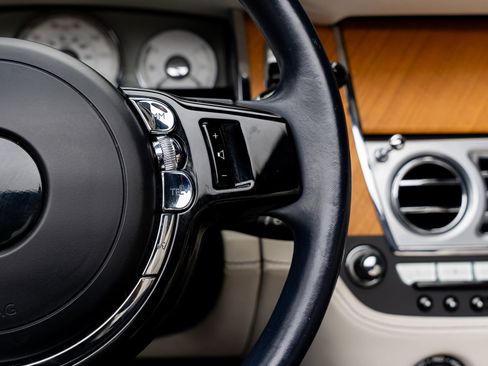Used 2017 Rolls-Royce Dawn Base image 48