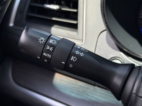 Used 2016 Subaru Legacy 3.6R Limited image 25