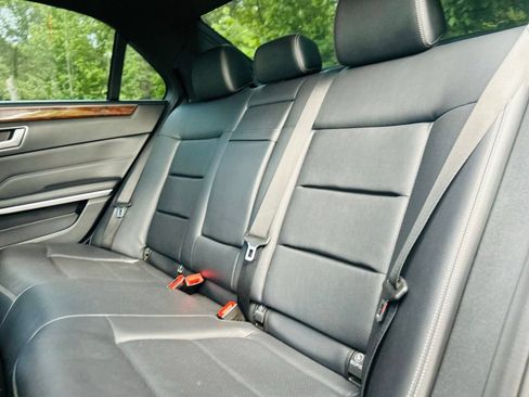 Used 2014 Mercedes-Benz E 350 Sedan image 35