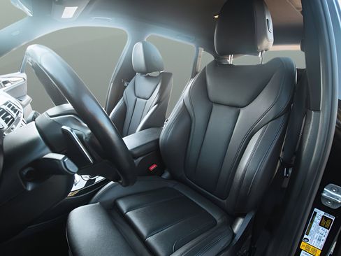Used 2019 BMW X3 sDrive30i w/ Driving Assistance Package RWD image 11