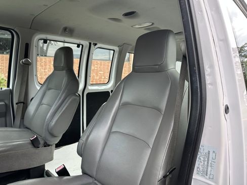 Used 2010 Ford E-350 and Econoline 350 Extended Wagon Super Duty image 18