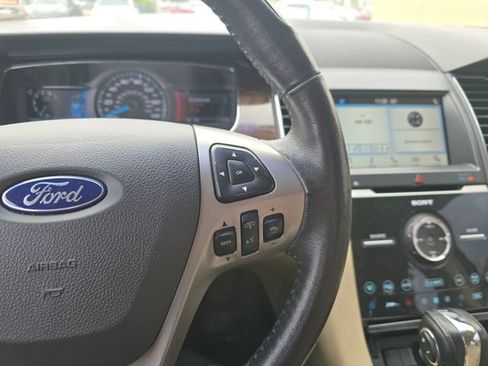Used 2017 Ford Taurus Limited AWD/4WD image 18