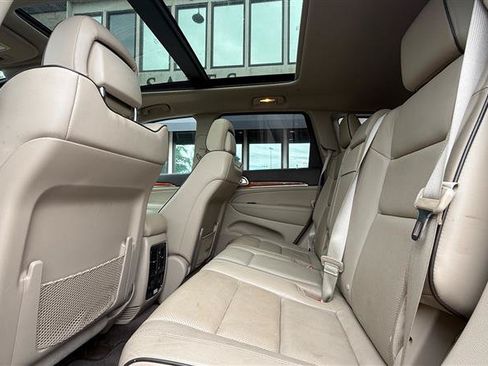 Used 2013 Jeep Grand Cherokee Overland AWD/4WD image 8