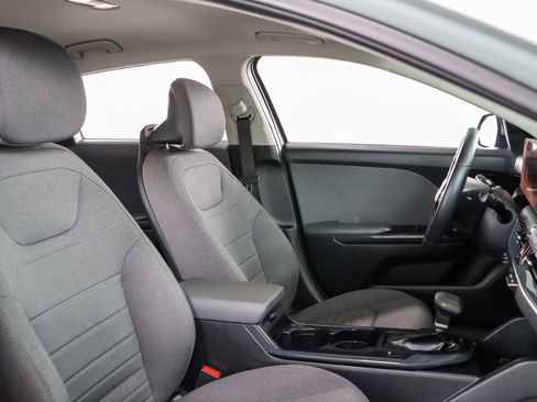 Used 2025 Kia K4 EX FWD image 26
