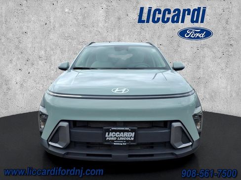Used 2024 Hyundai Kona SEL AWD/4WD image 2