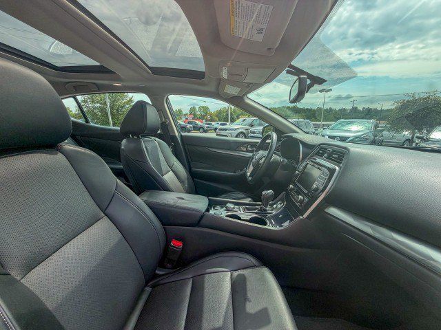 Used 2019 Nissan Maxima 3.5 SL w/ Floor Mat Group FWD image 21