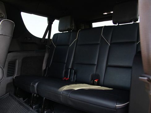Used 2021 Cadillac Escalade ESV Premium Luxury w/ Driver Assist Tech Package AWD/4WD image 34