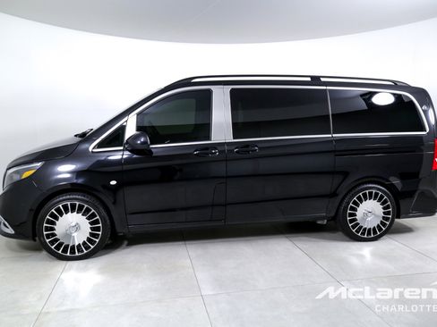 Used 2018 Mercedes-Benz Metris Passenger image 5