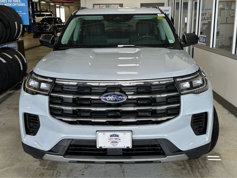 New 2026 Ford Explorer Active image 4