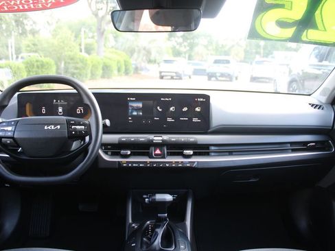 Certified 2025 Kia K4 FWD image 22