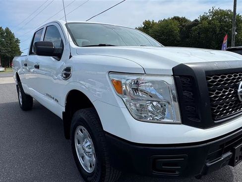 Used 2017 Nissan Titan S AWD/4WD image 16