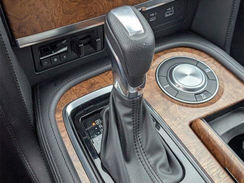 Used 2022 Nissan Armada SL w/ Captain's Chairs Package image 22