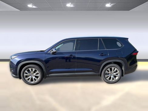 Used 2025 Toyota Grand Highlander FWD image 2