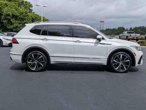 Used 2024 Volkswagen Tiguan SEL R-Line AWD/4WD image 8