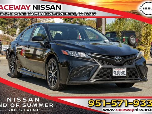 Used 2024 Toyota Camry SE FWD image 1