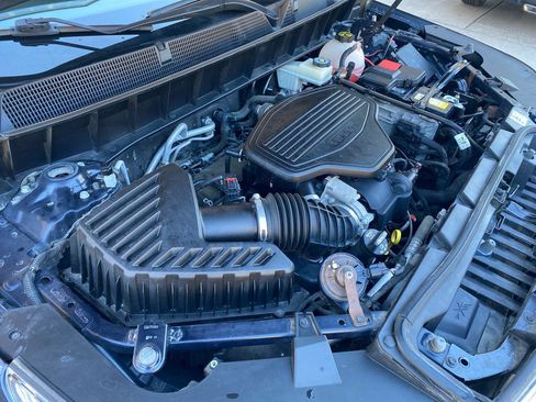 Used 2017 GMC Acadia SLE AWD/4WD image 40