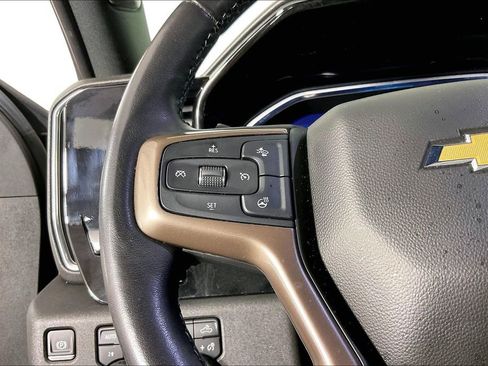 Used 2022 Chevrolet Silverado 1500 High Country w/ Technology Package AWD/4WD image 23