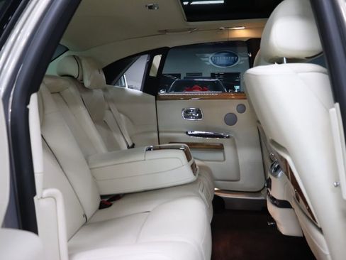 Used 2016 Rolls-Royce Ghost image 21