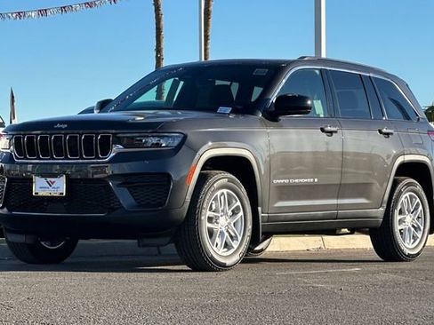 New 2025 Jeep Grand Cherokee Laredo X image 10