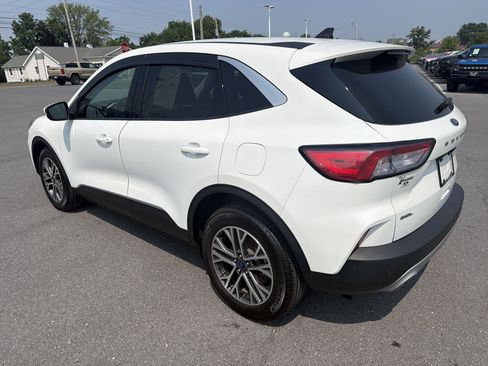 Certified 2022 Ford Escape SEL w/ Technology Package AWD/4WD image 6
