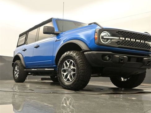Used 2023 Ford Bronco Badlands image 24