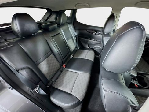 Used 2022 Nissan Rogue Sport SV w/ Technology Package image 26