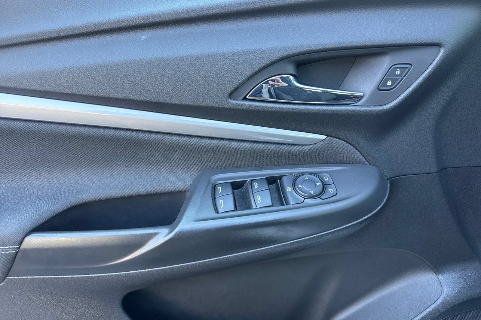Used 2023 Chevrolet Bolt EUV LT FWD image 12