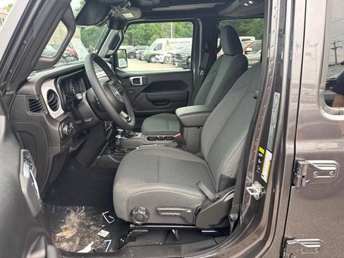 New 2026 Jeep Wrangler Unlimited Sport AWD/4WD image 17