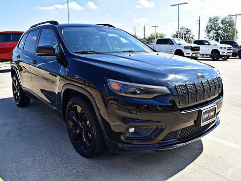 Used 2019 Jeep Cherokee Latitude Plus FWD image 14