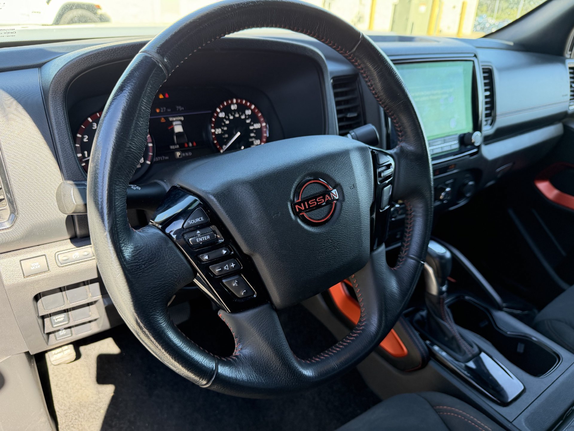 Used 2023 Nissan Frontier Pro-X w/ Tow Package RWD image 2
