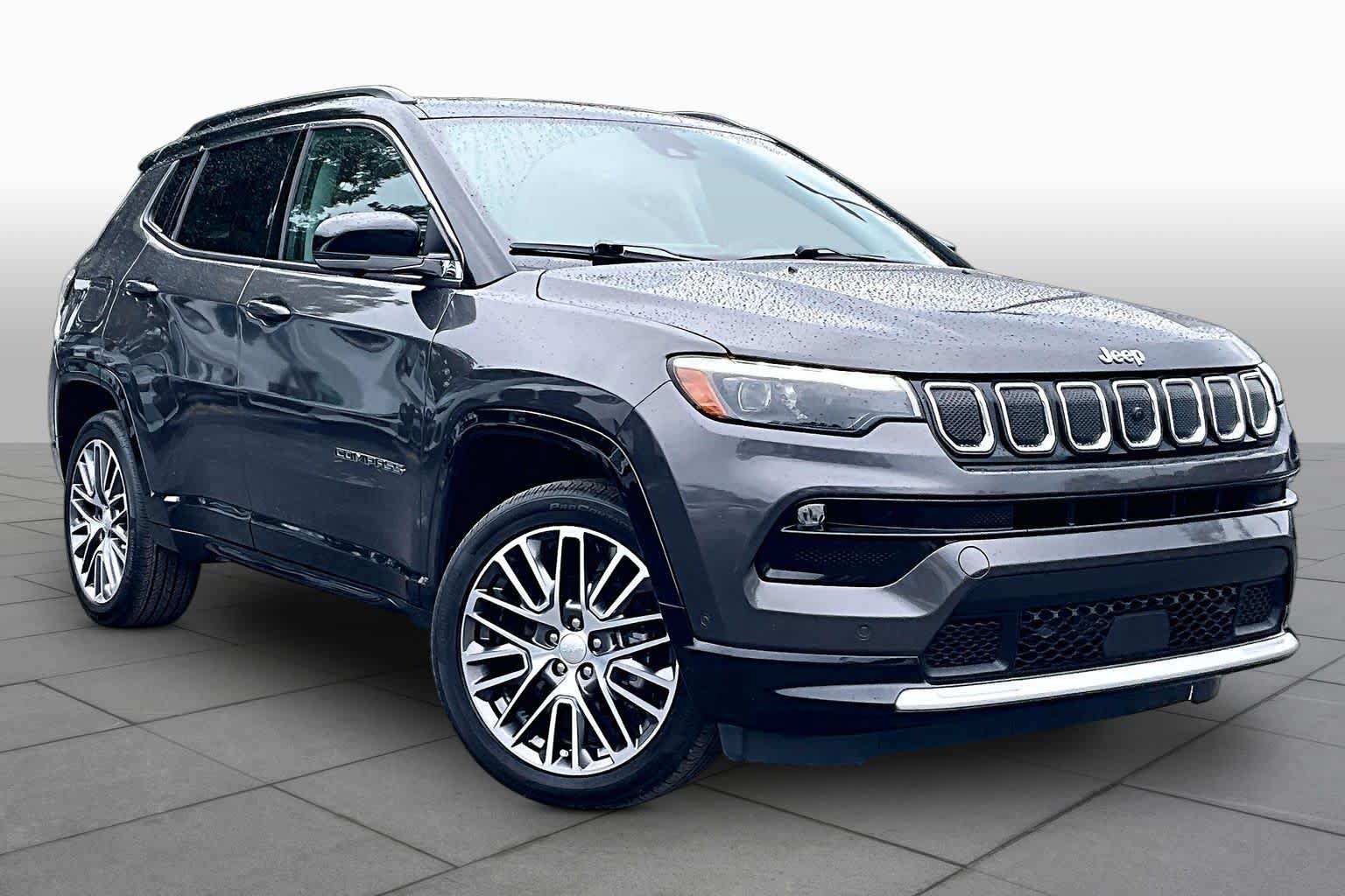 Used 2022 Jeep Compass Limited w/ Elite Group AWD/4WD image 3