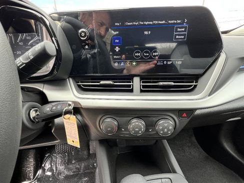 New 2026 Chevrolet Trax LS w/ LS Convenience Package image 13