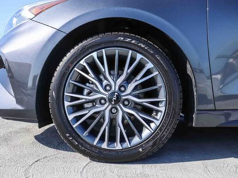 Used 2023 Kia Forte GT-Line w/ GT-Line Premium Package FWD image 11